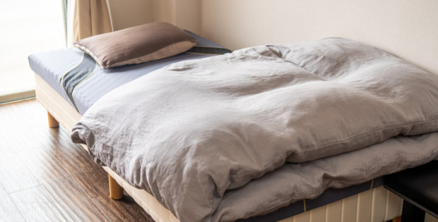 寝室（ベッドの上に西川air01＆羽毛布団をレイアウト）