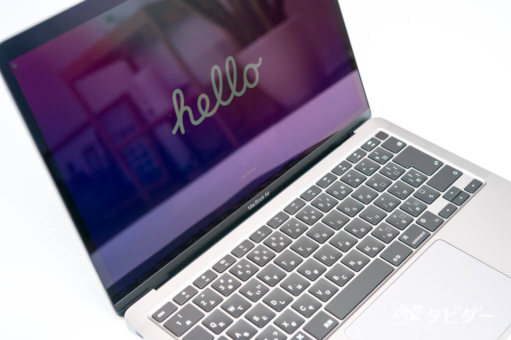 MacBook Air M1のキーボードと画面